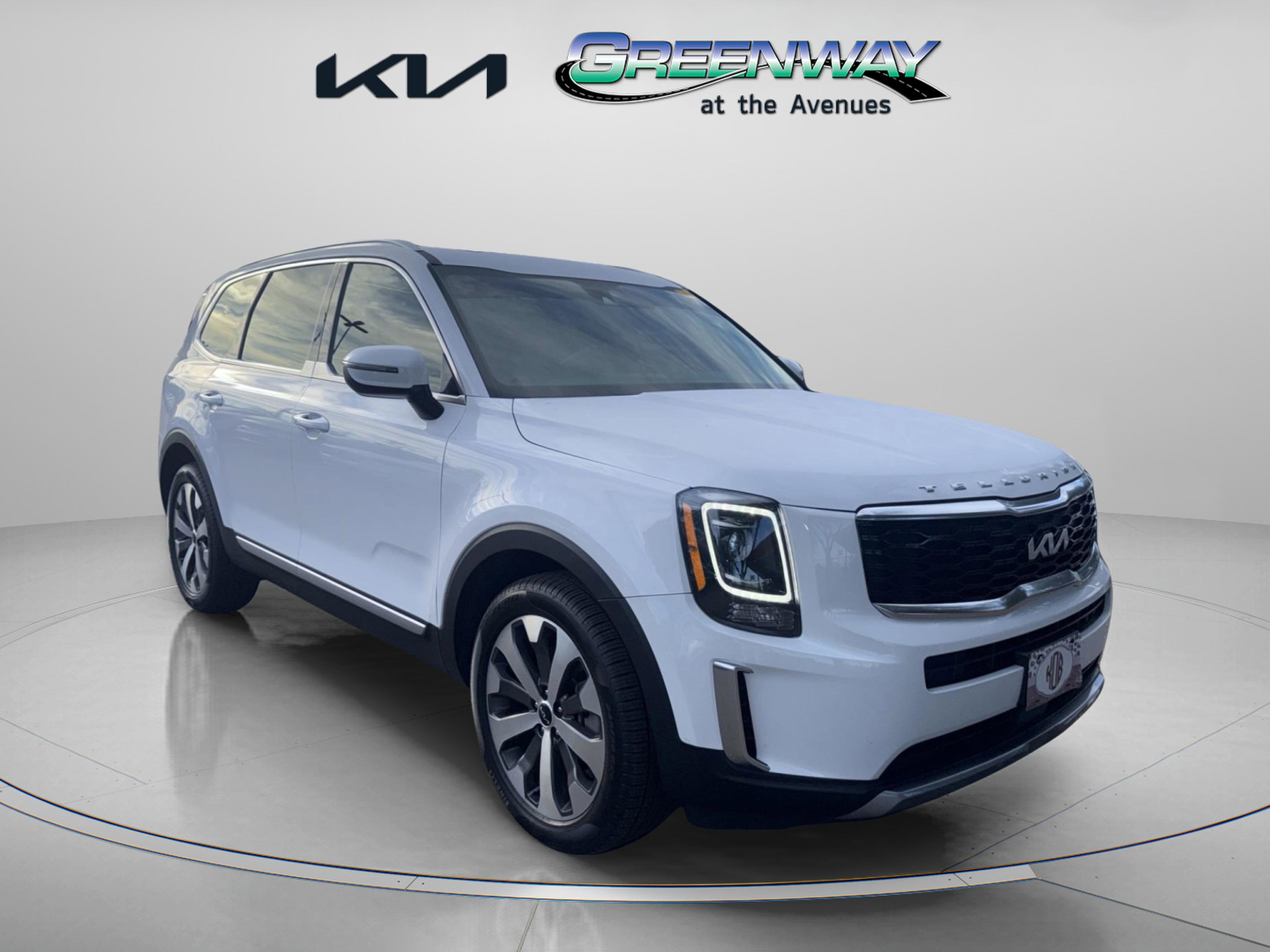2022 Kia Telluride S's photo