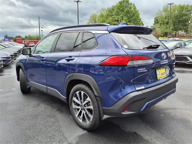 2023 Toyota Corolla Cross XLE photo 4