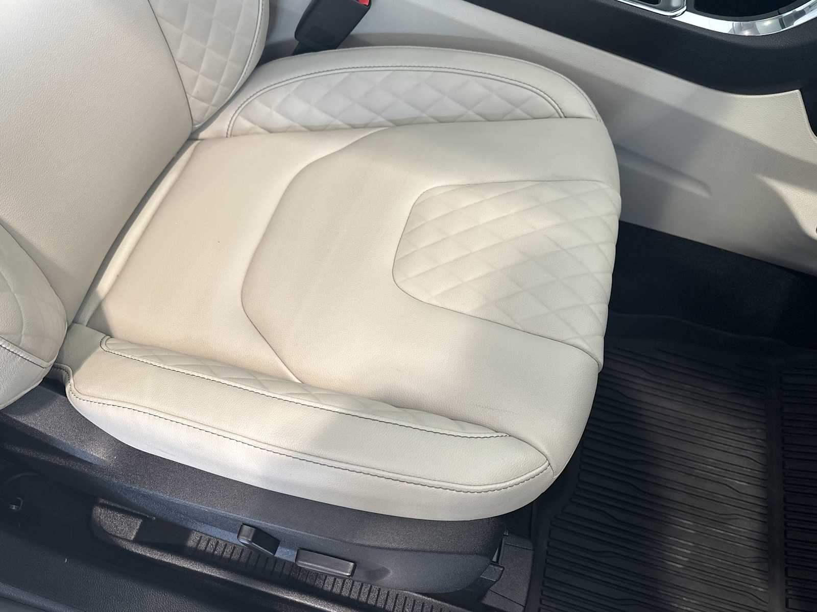 2024 Ford Edge Titanium photo 27