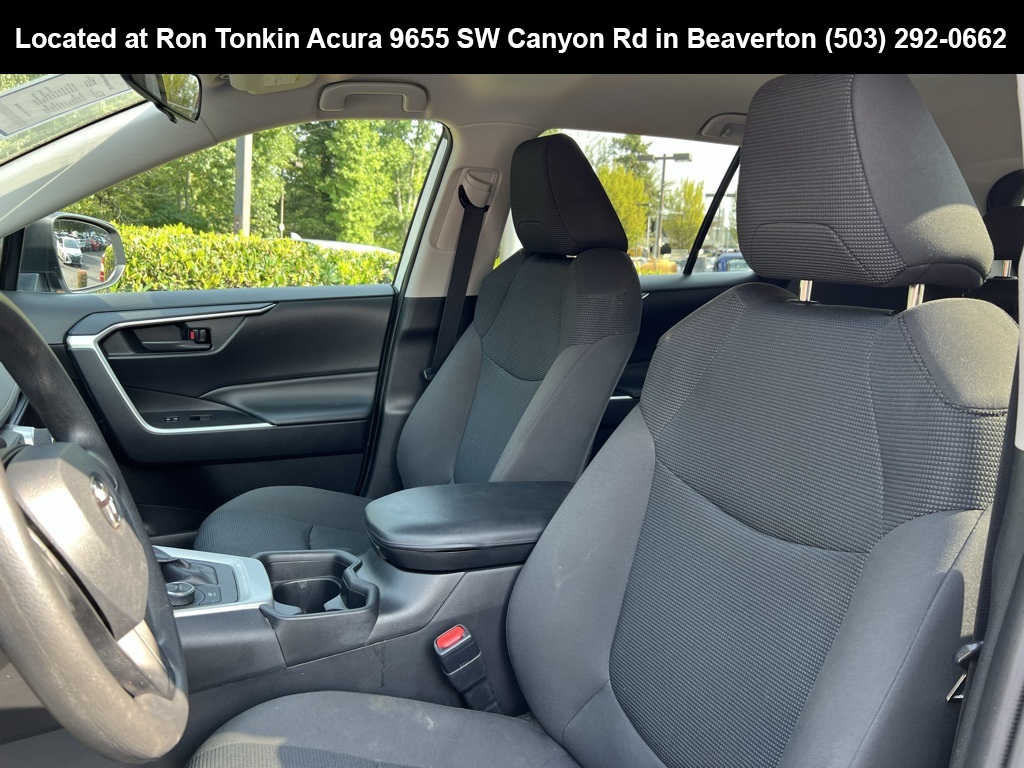 2021 Toyota RAV4 Hybrid LE photo 5