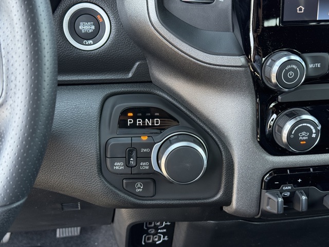 2025 Ram 1500 Tradesman photo 19