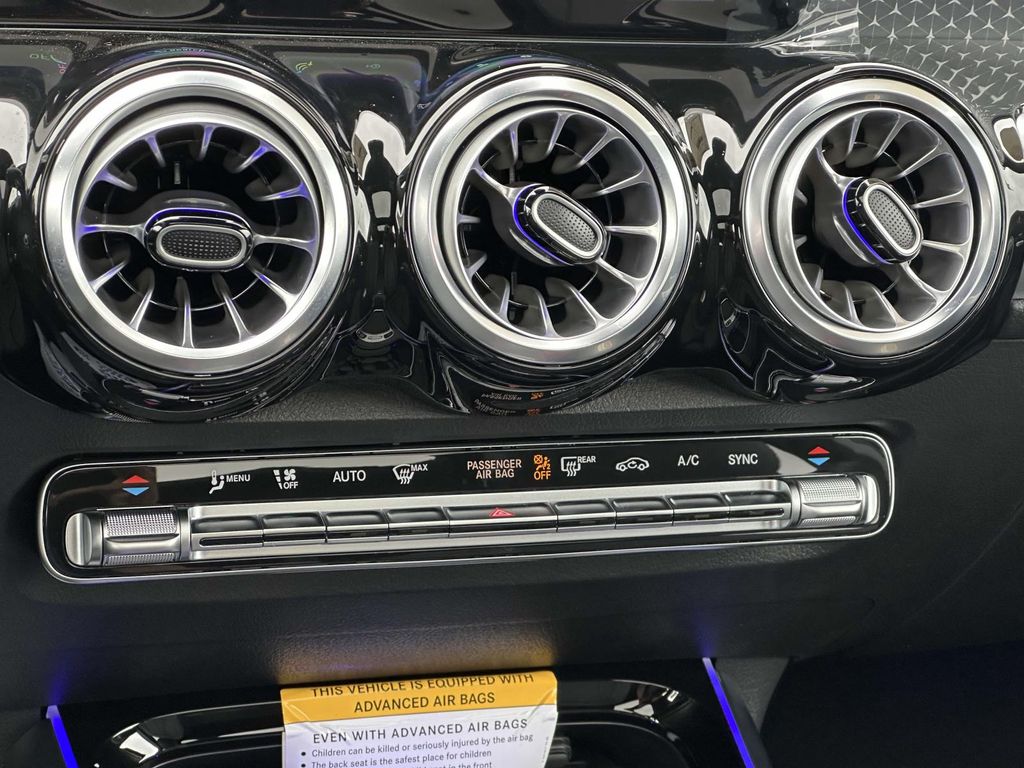 2025 Mercedes Benz GLB 250 4MATIC photo 18