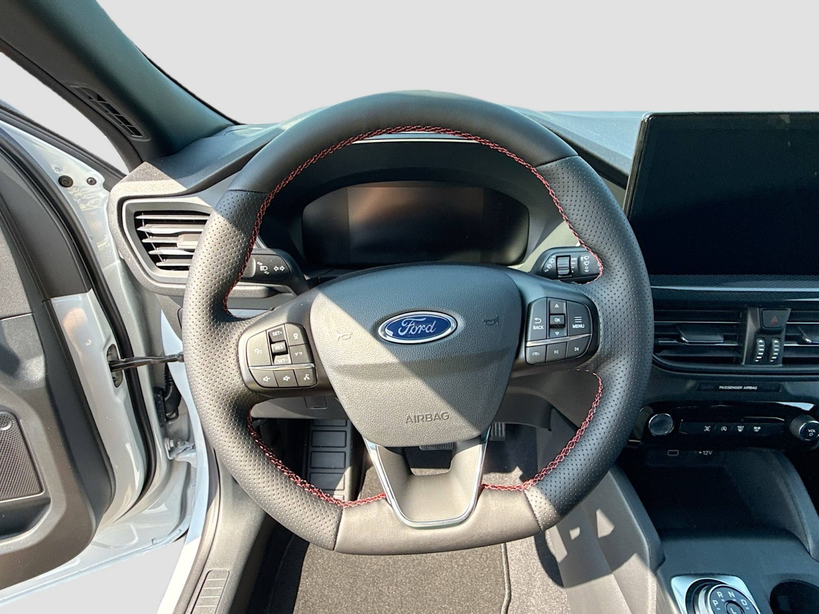 2026 Ford Escape ST-Line photo 11
