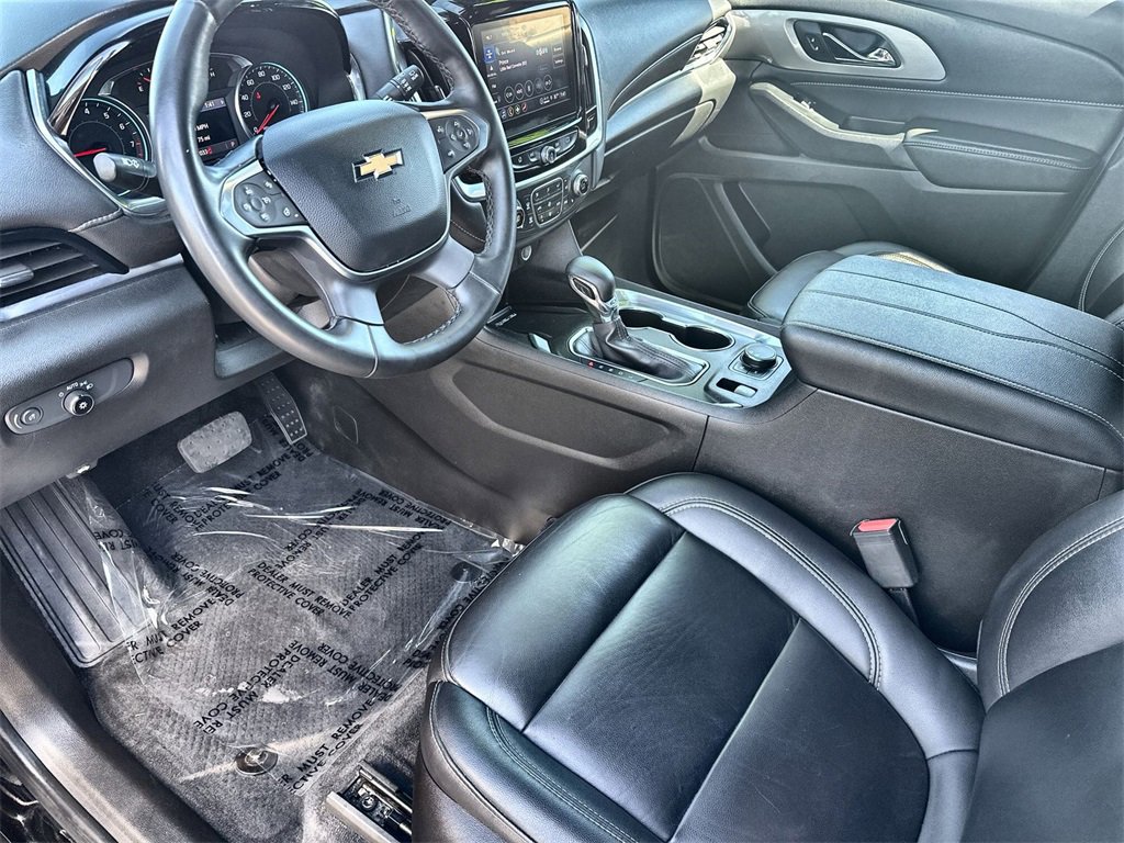 2023 Chevrolet Traverse Leather photo 2