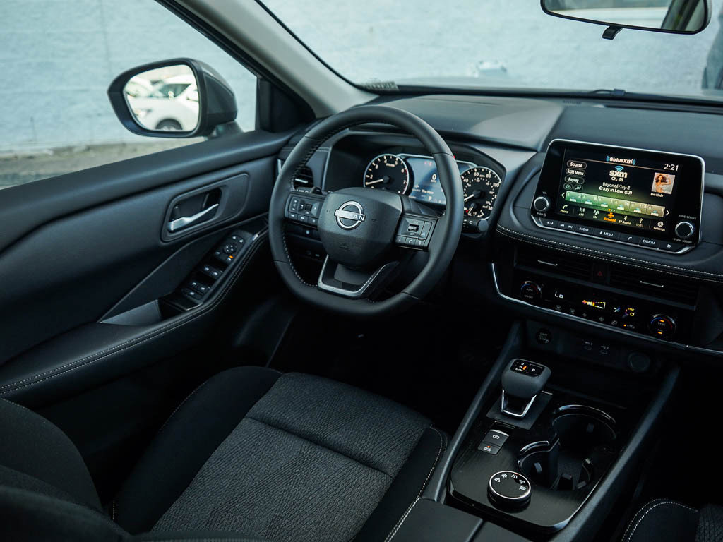 2026 Nissan Rogue SV photo 14