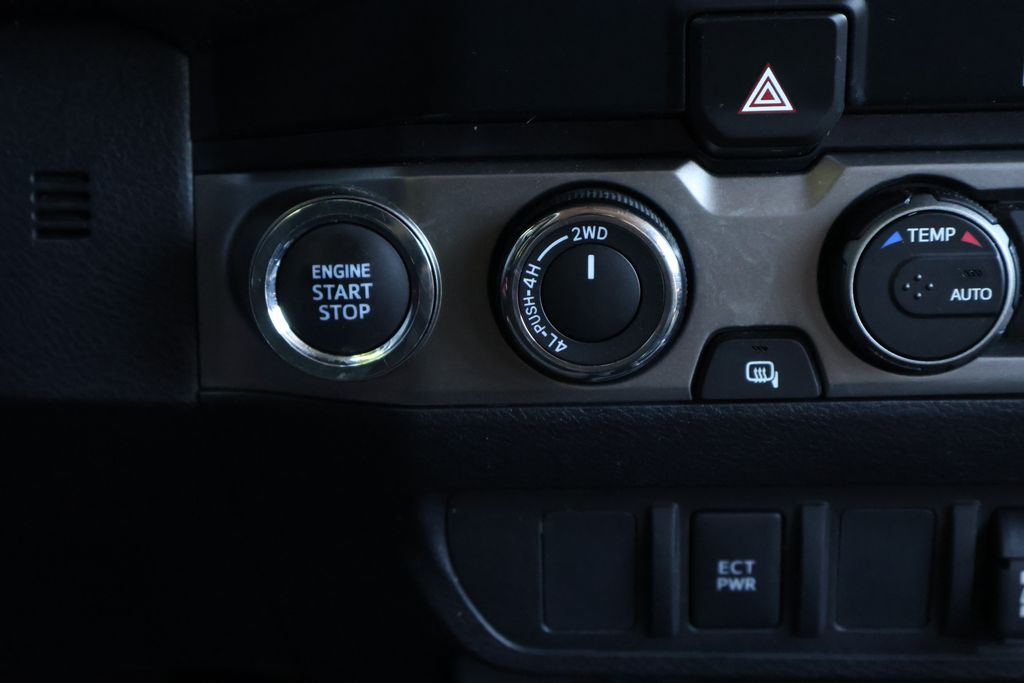 2023 Toyota Tacoma SR5 photo 23
