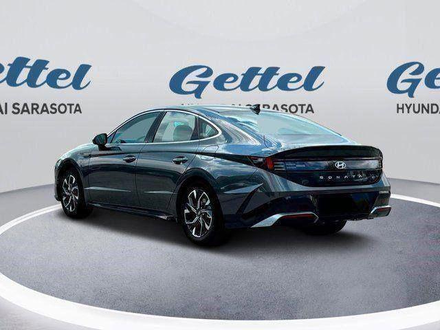 2025 Hyundai Sonata SEL photo 4