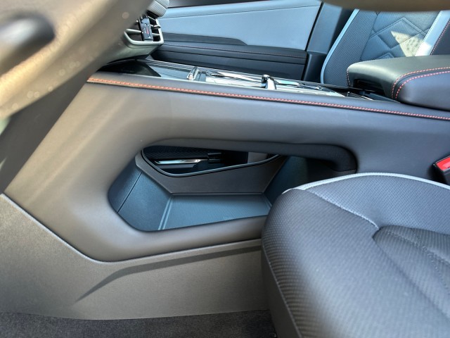 2025 Volkswagen Atlas Peak Edition photo 18