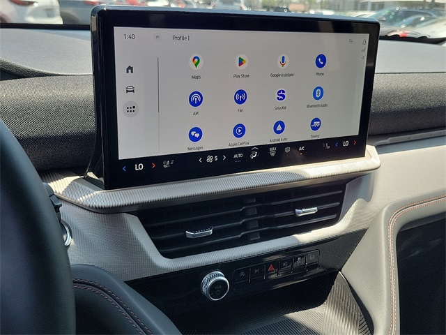 2025 Ford Explorer photo 8
