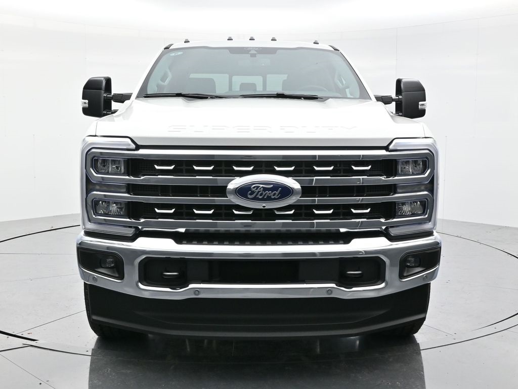 2026 Ford F-250 Lariat photo 2