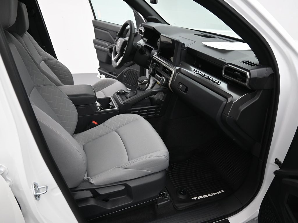 2024 Toyota Tacoma photo 33