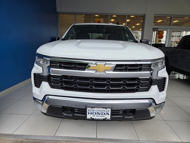 2024 Chevrolet Silverado 1500 LT photo 2