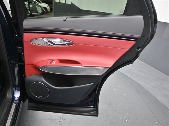 2025 GENESIS GV70 - Image 29