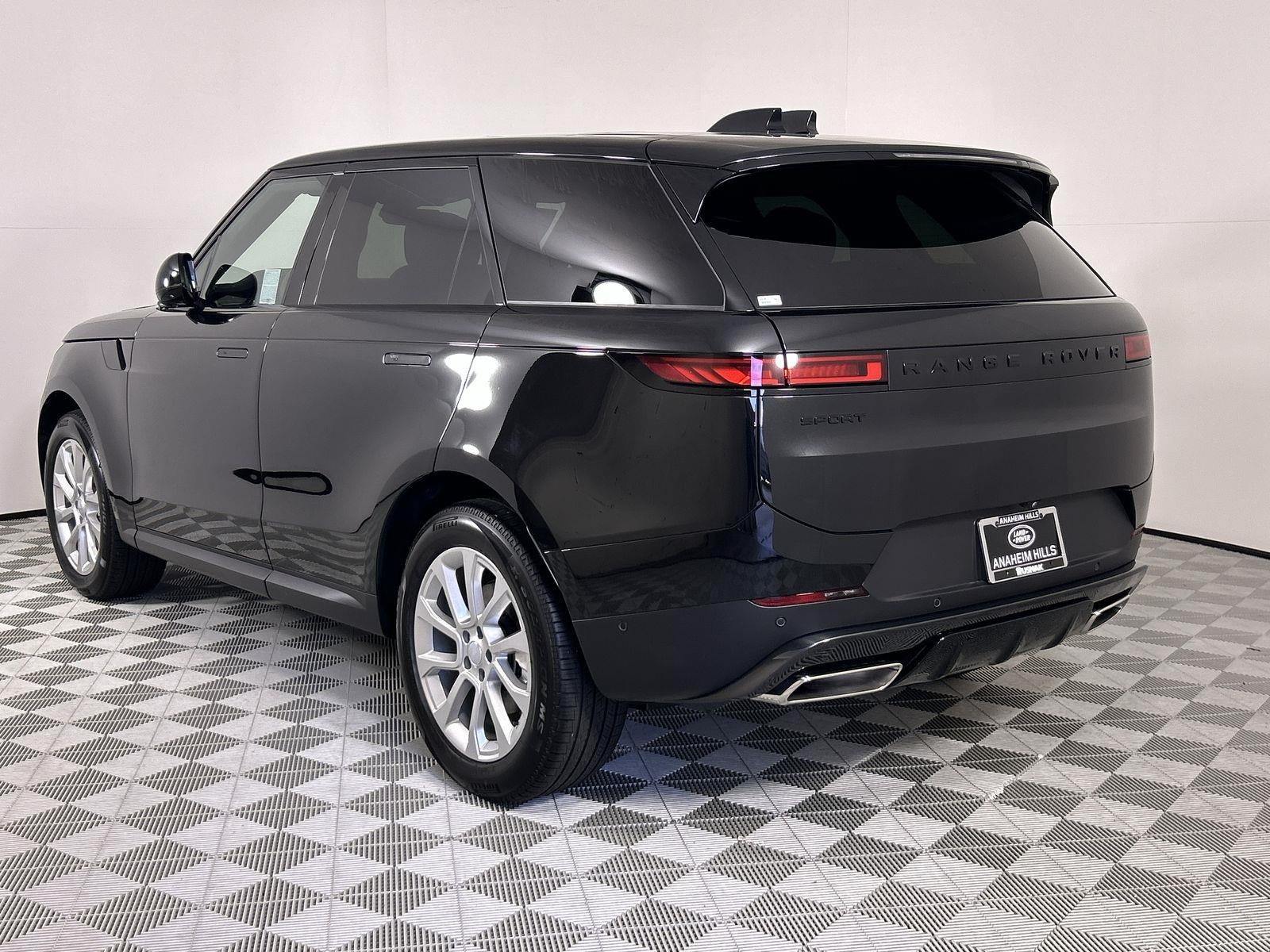 2025 Land Rover Range Rover Sport SE photo 3