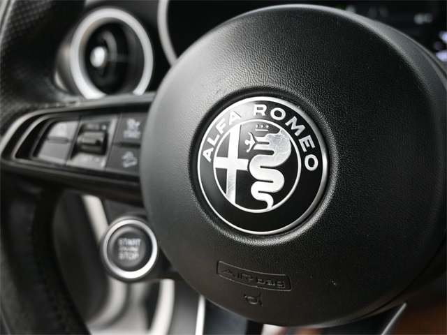 2022 Alfa Romeo Stelvio Ti photo 9