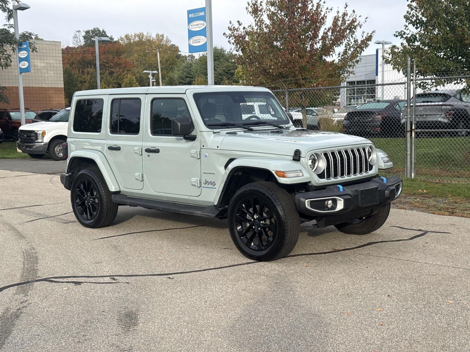2024 Jeep Wrangler 4xe Sahara photo 3