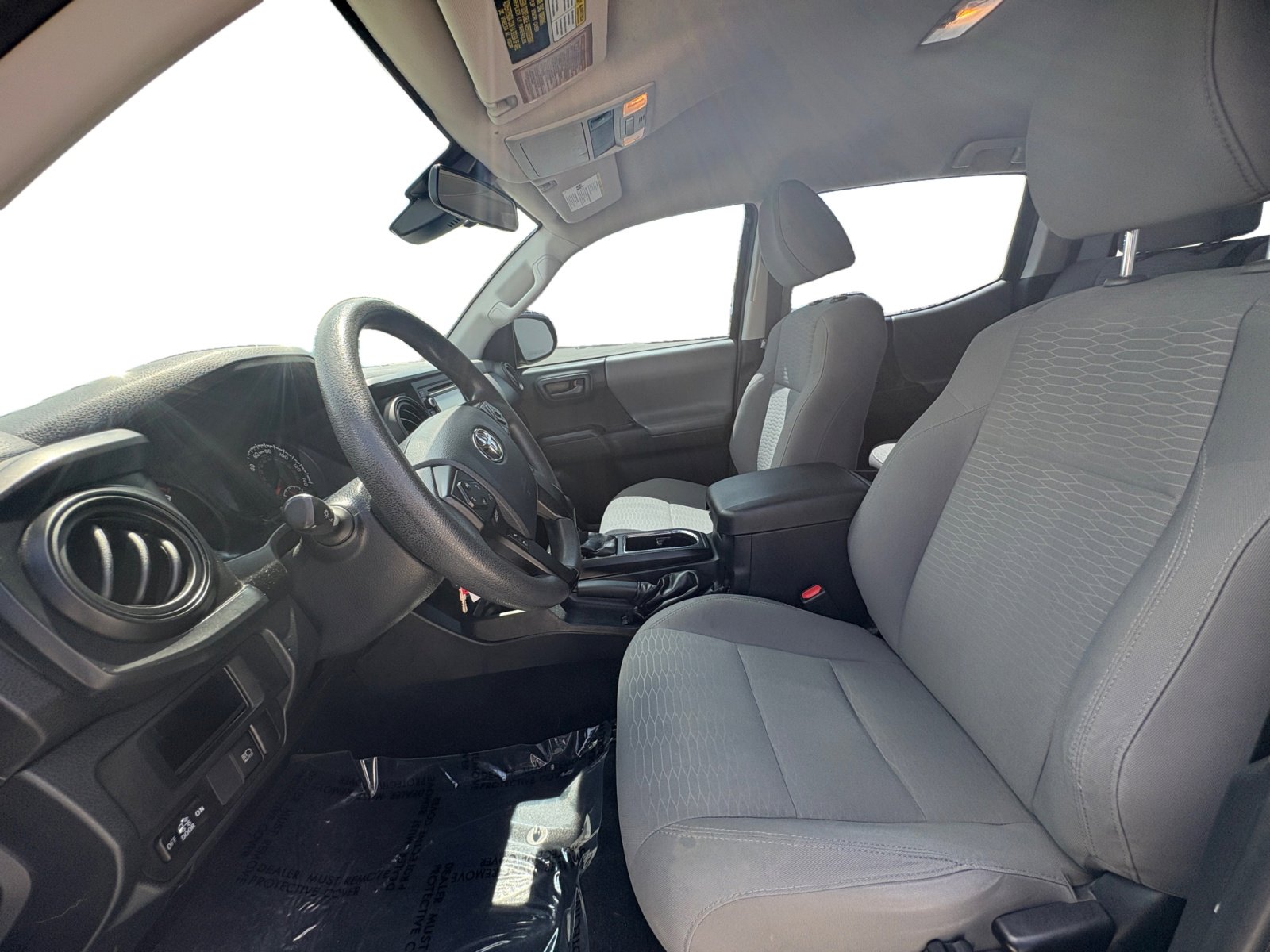 2018 Toyota Tacoma 4x4 SR photo 2