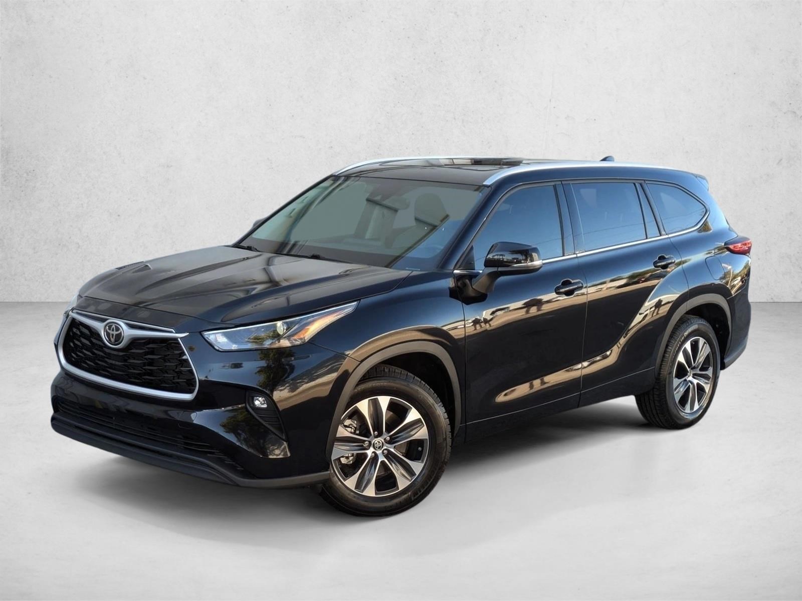 2022 Toyota Highlander XLE's photo