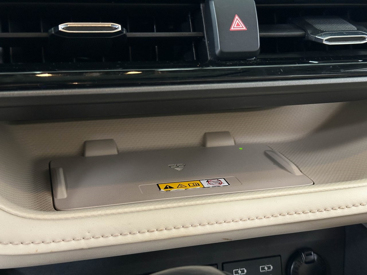 2024 Toyota Highlander Hybrid XLE photo 10