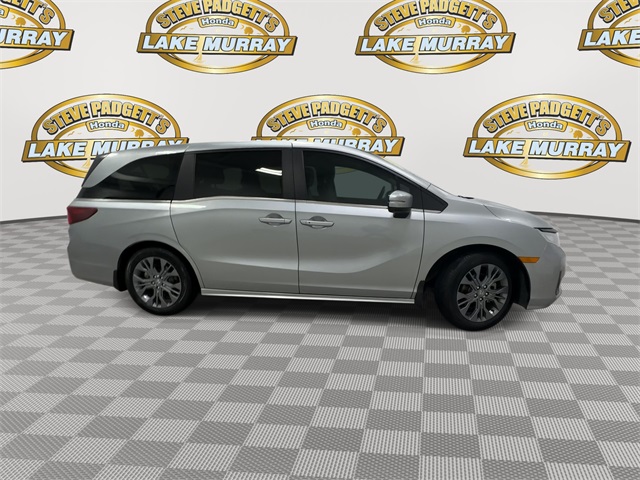 2025 Honda Odyssey Touring photo 4