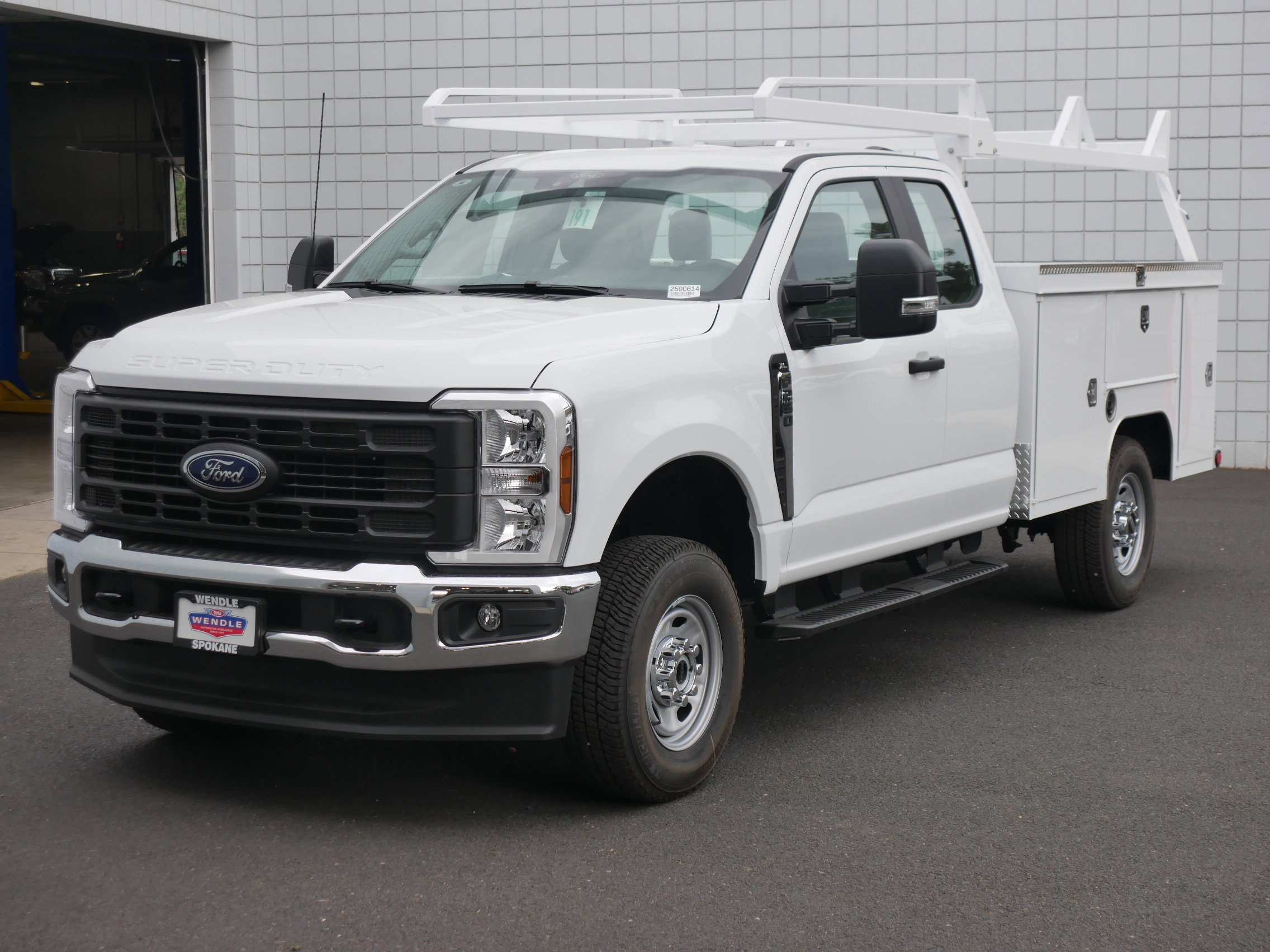 2025 Ford F-150 XL photo 2