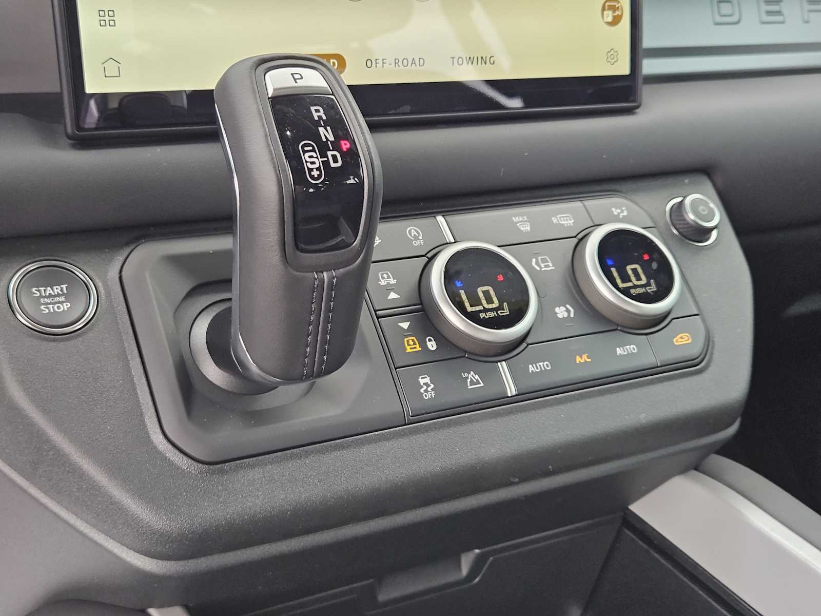 2025 Land Rover Defender 110 X photo 16