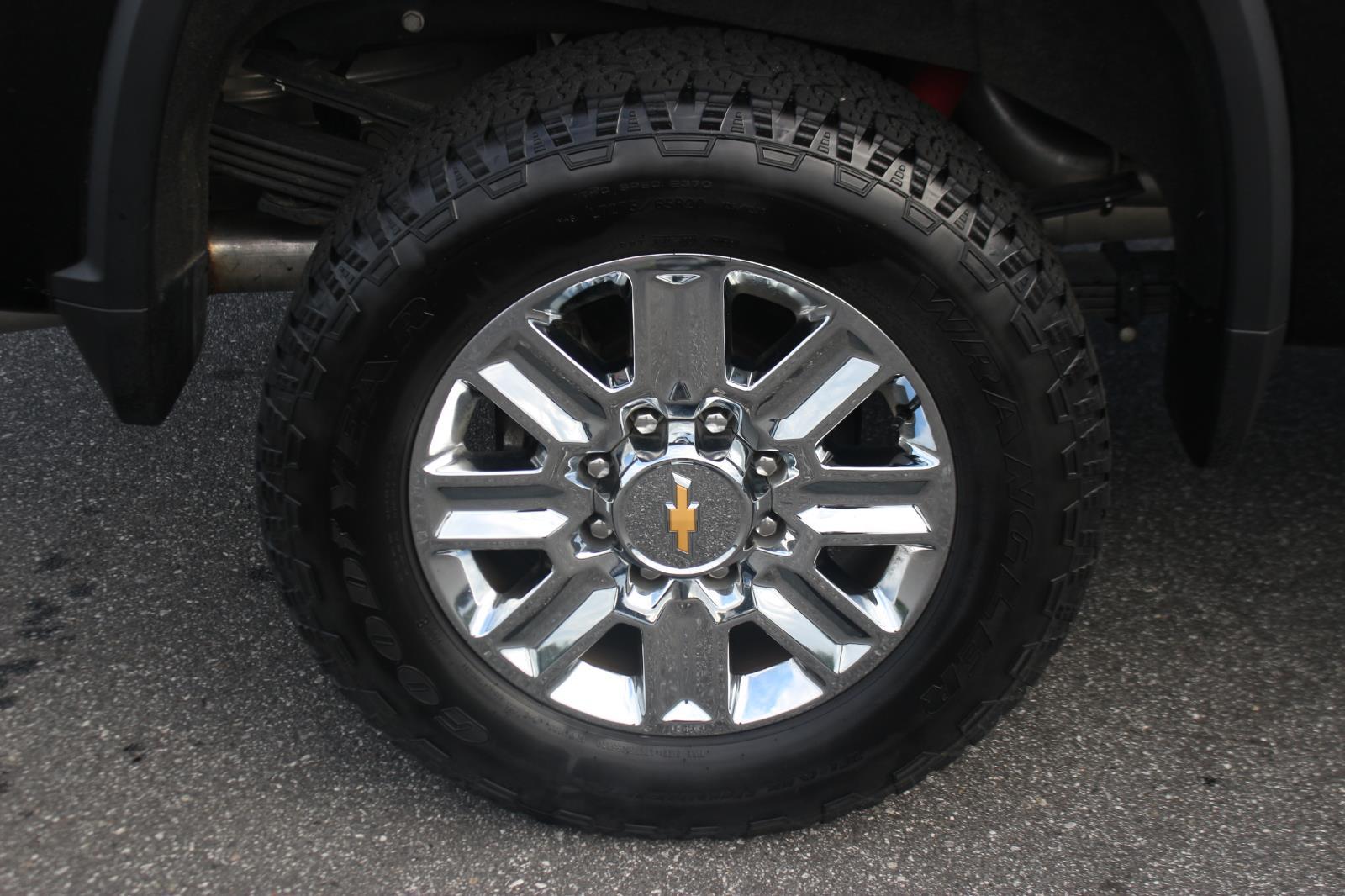 2024 Chevrolet Silverado 3500HD High Country photo 39