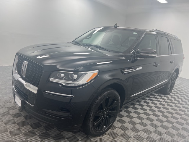 2023 Lincoln Navigator L Reserve photo 2