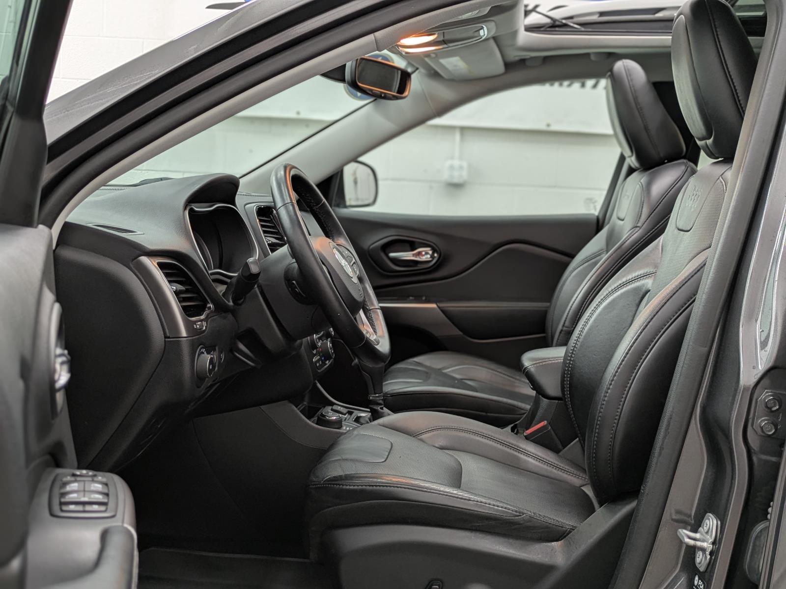 2021 Jeep Cherokee Limited photo 3
