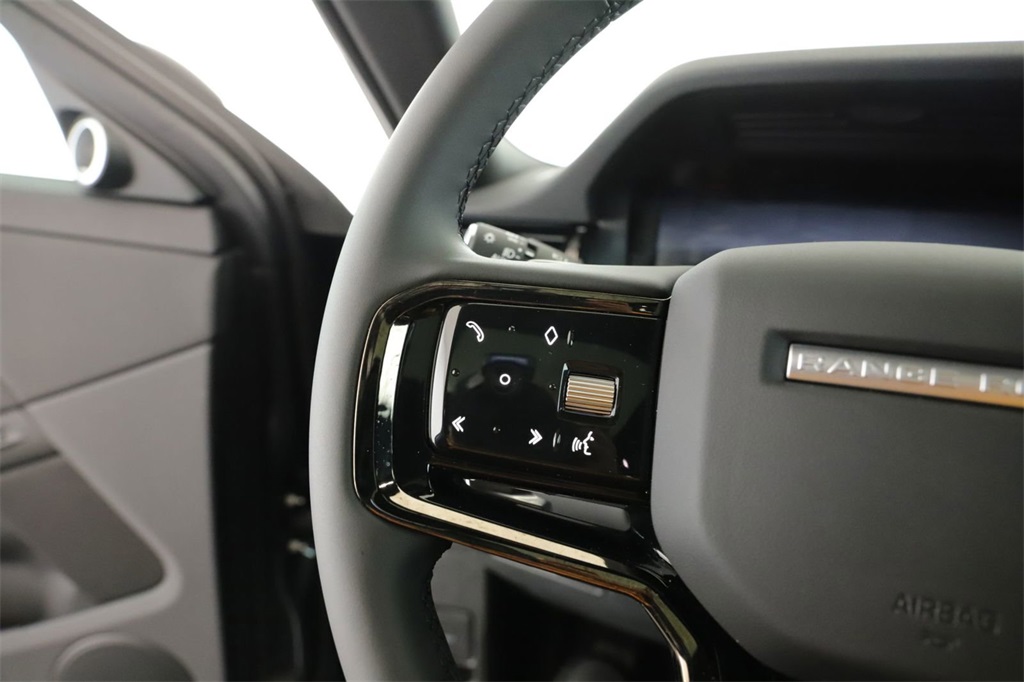 2024 Land Rover Range Rover Evoque Dynamic SE photo 6
