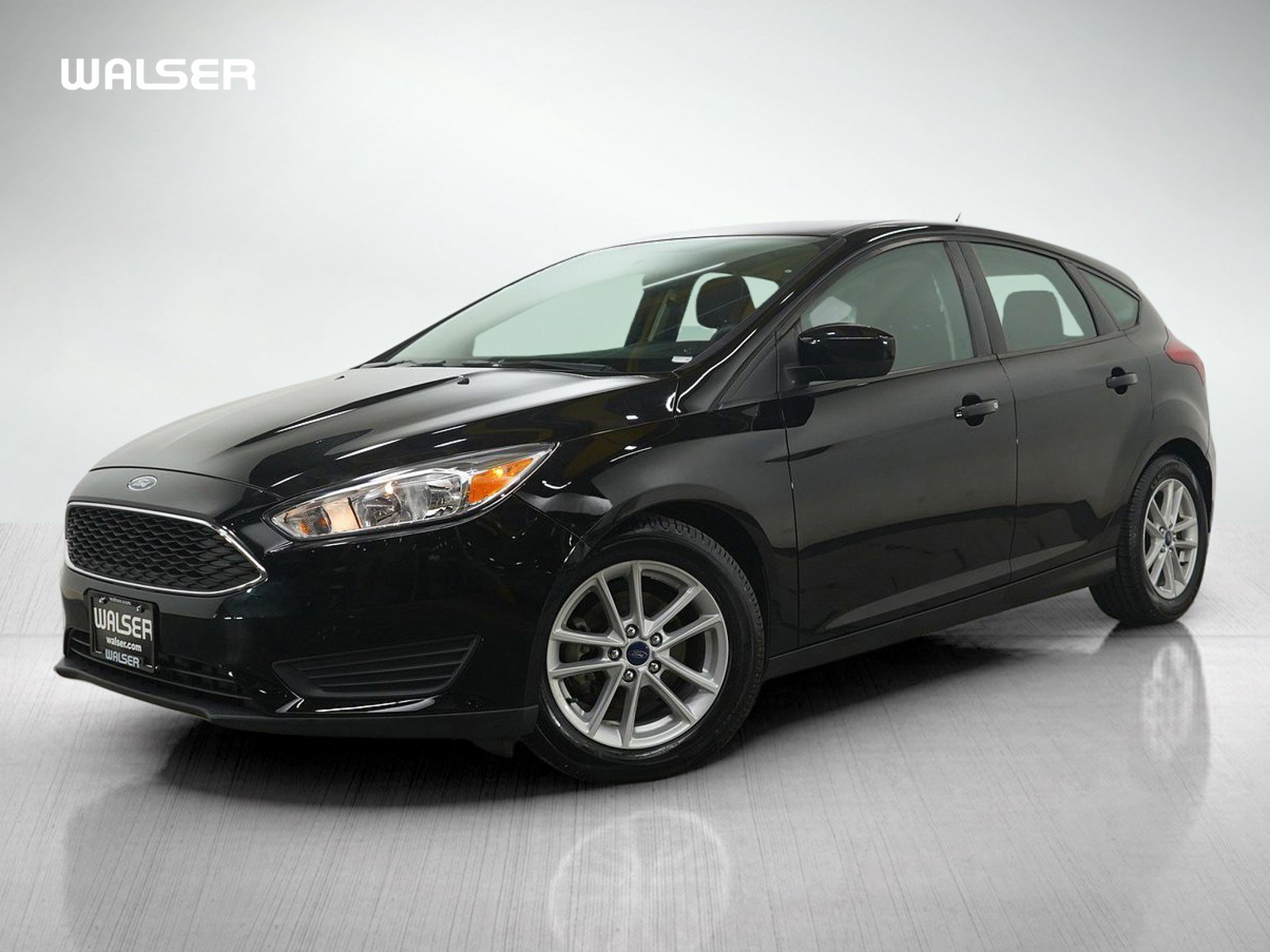 2018 Ford Focus SE's photo