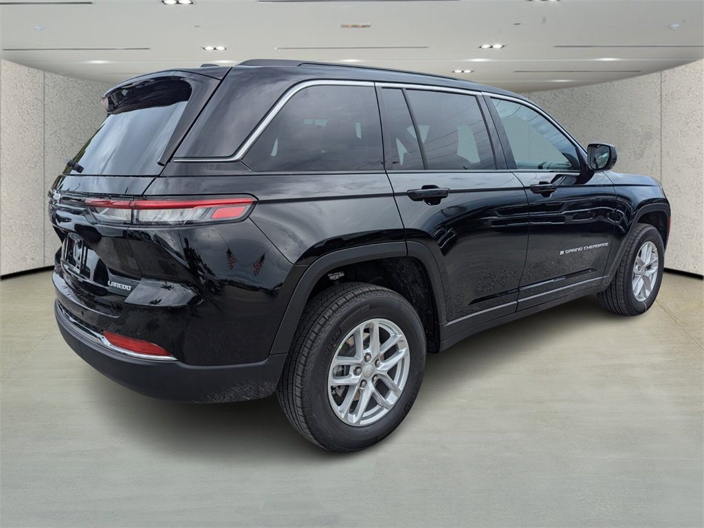 2025 Jeep Grand Cherokee Laredo X photo 4