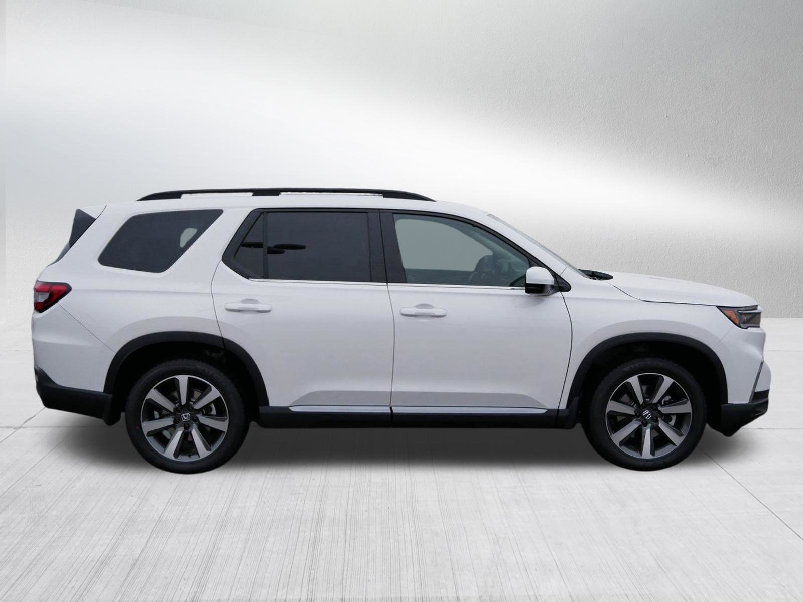 2025 Honda Pilot Touring photo 8