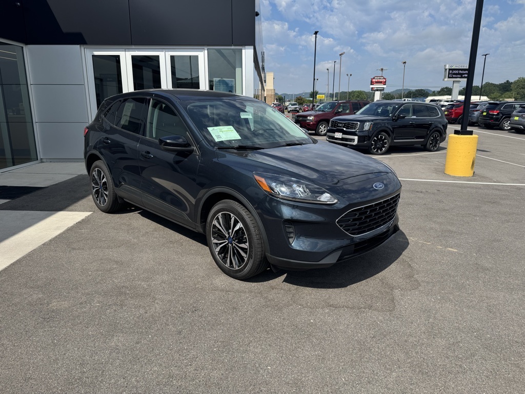 2022 Ford Escape SE Sport photo 4