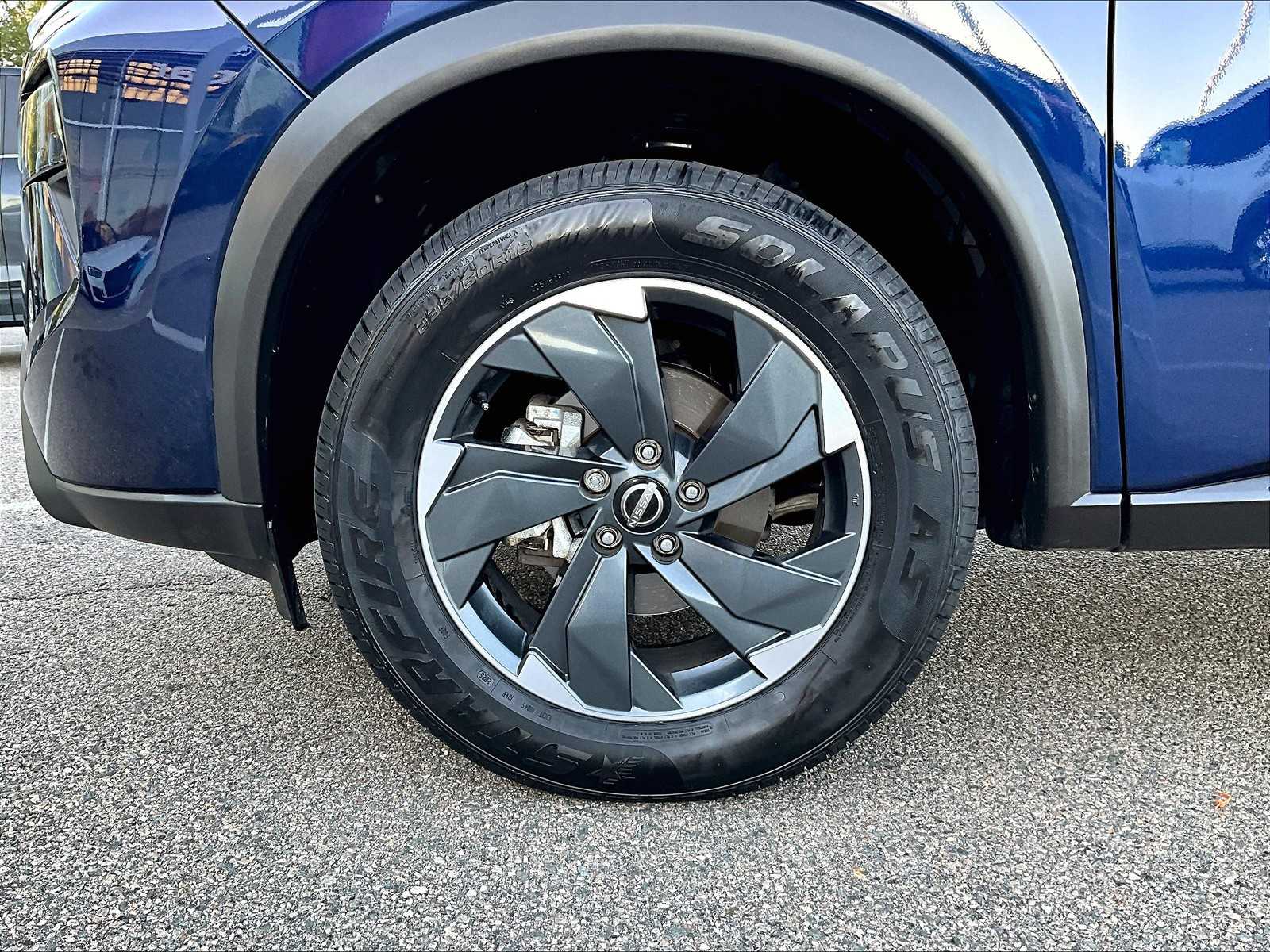 2025 Nissan Rogue AWD SV photo 3