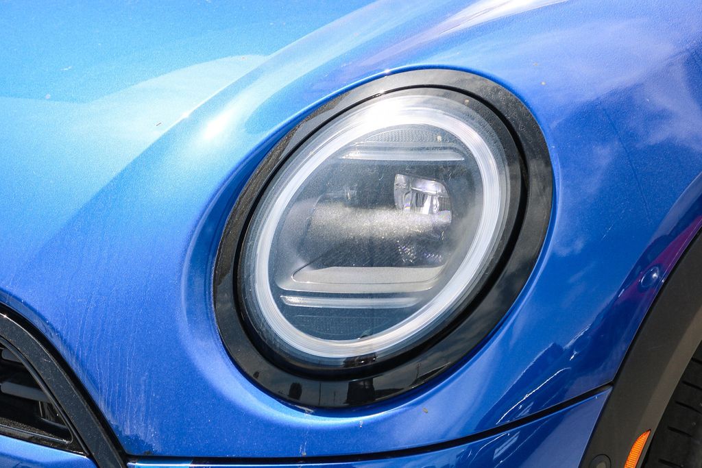 2025 Mini Cooper Signature photo 4