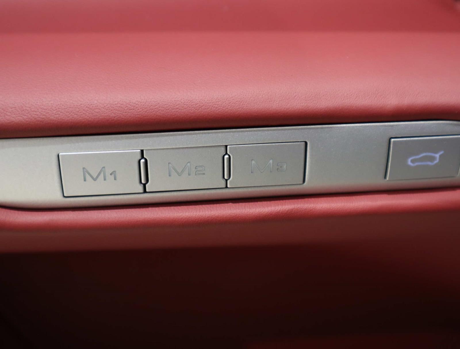 2024 Ferrari Purosangue photo 27