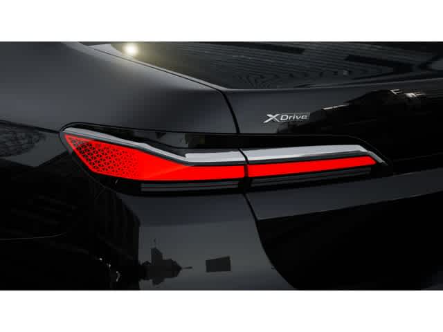 2025 Bmw 750e photo 8