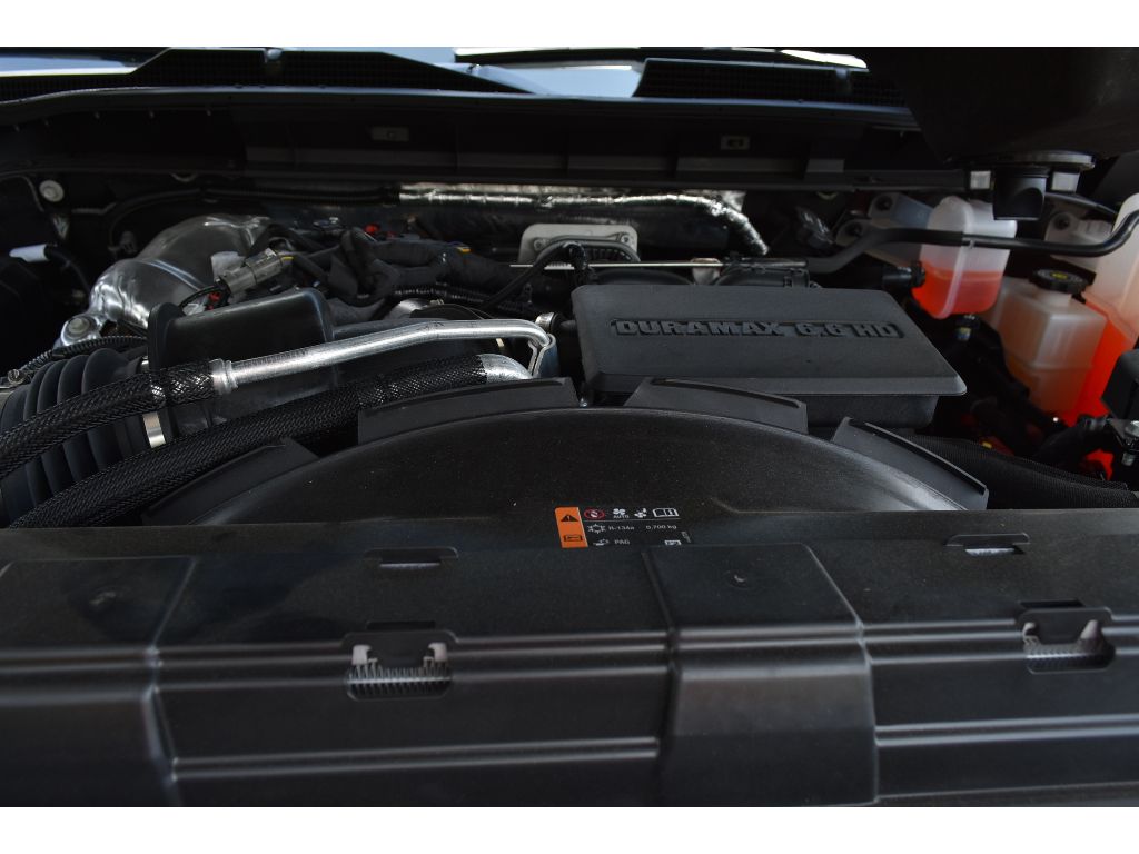 2025 Chevrolet Silverado 2500HD Custom photo 11