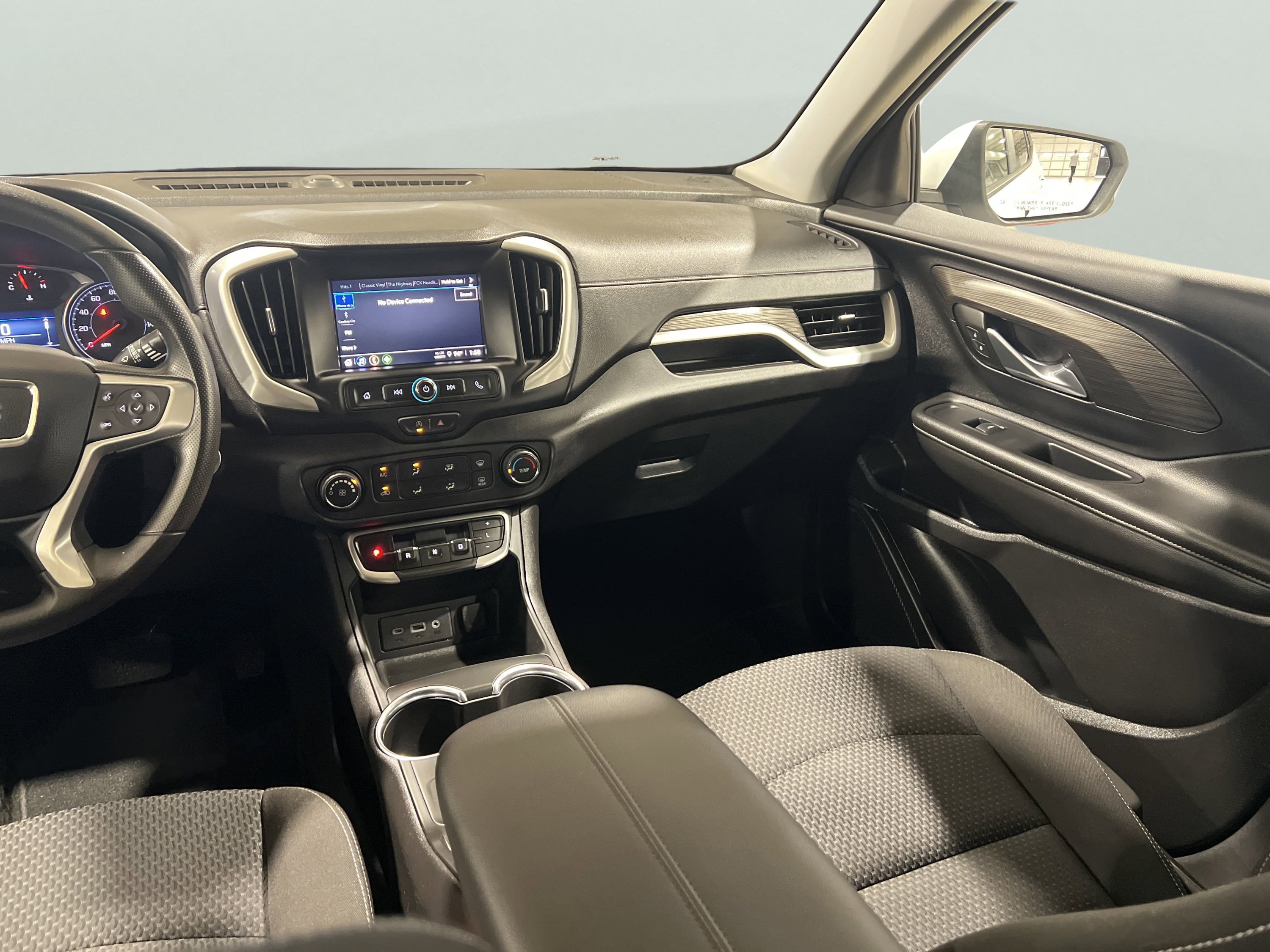 2024 Gmc Terrain SLE photo 24