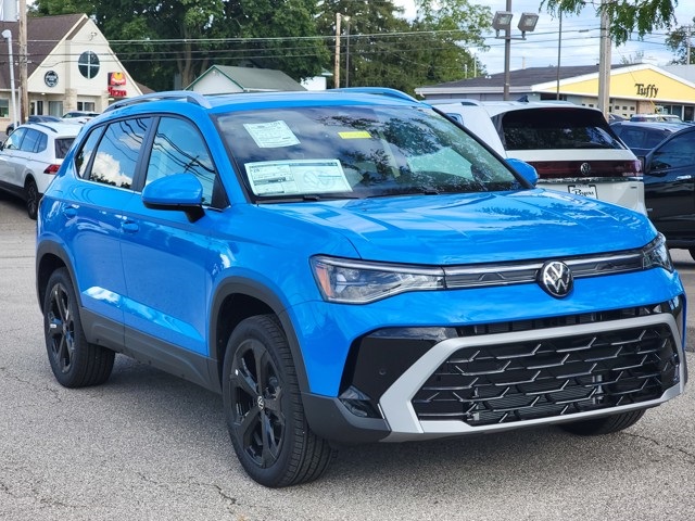 2025 Volkswagen Taos SEL photo 2