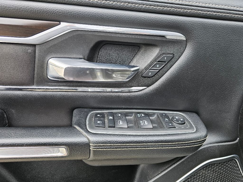 2022 RAM 1500 - Image 9
