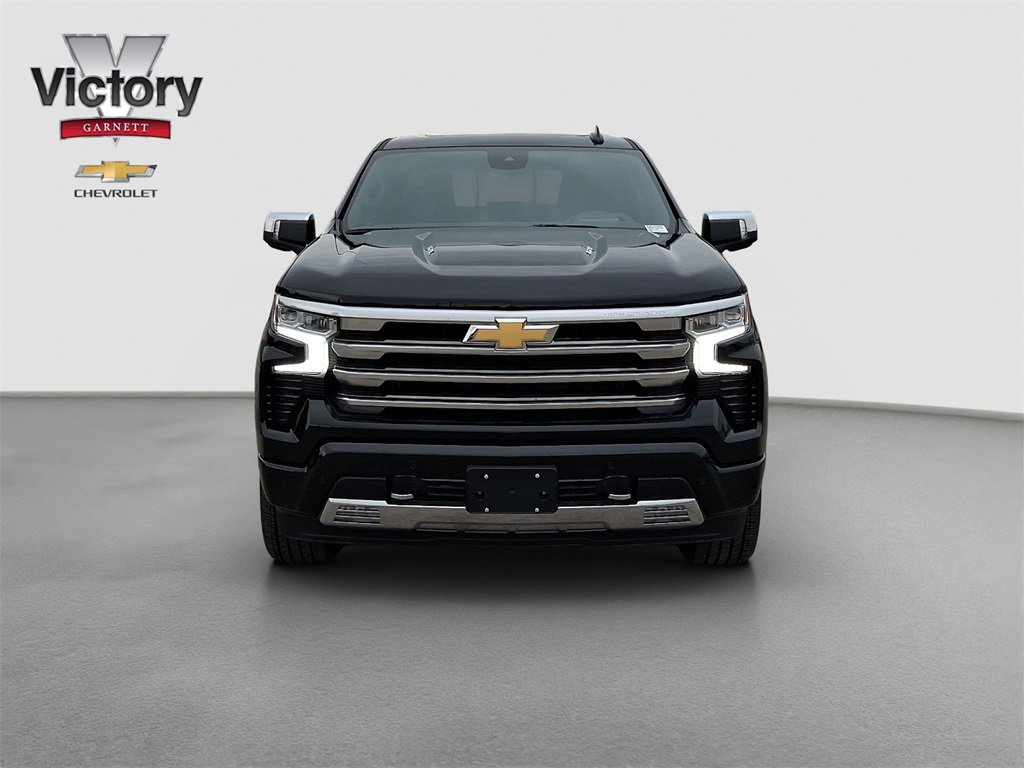 2025 Chevrolet Silverado 1500 High Country photo 2