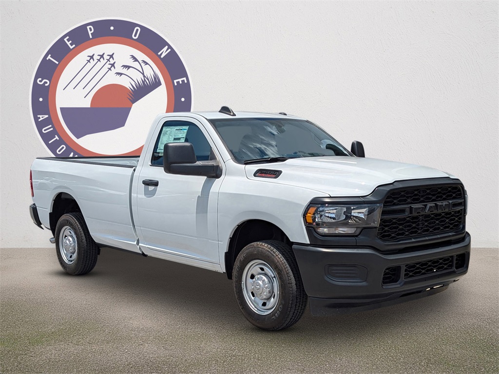 2023 Ram 2500 Tradesman photo 2