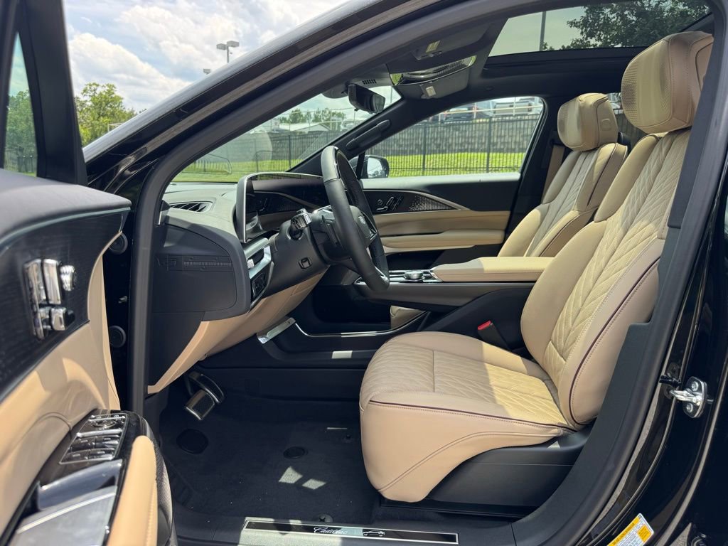 2025 Cadillac Lyriq Luxury photo 20