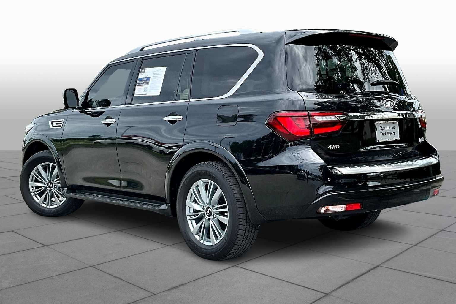2024 Infiniti QX80 Luxe photo 8