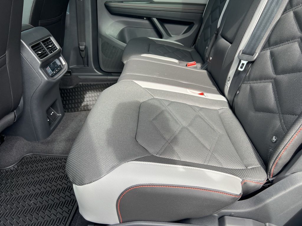 2026 Volkswagen Atlas Peak Edition SE photo 15