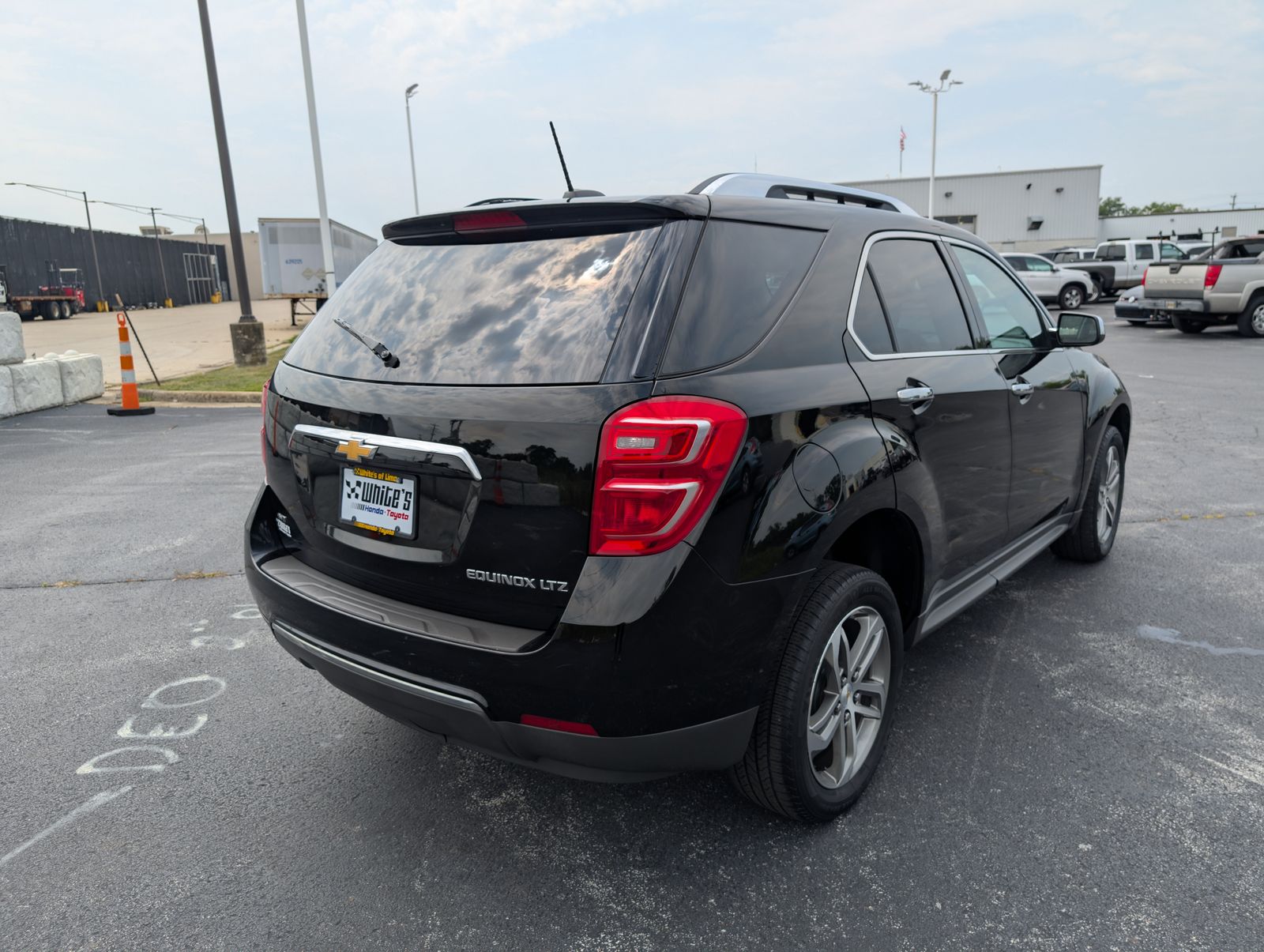 2016 Chevrolet Equinox LTZ photo 2