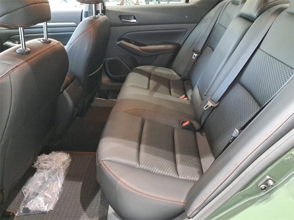 2025 Nissan Altima 2.5 SR photo 12