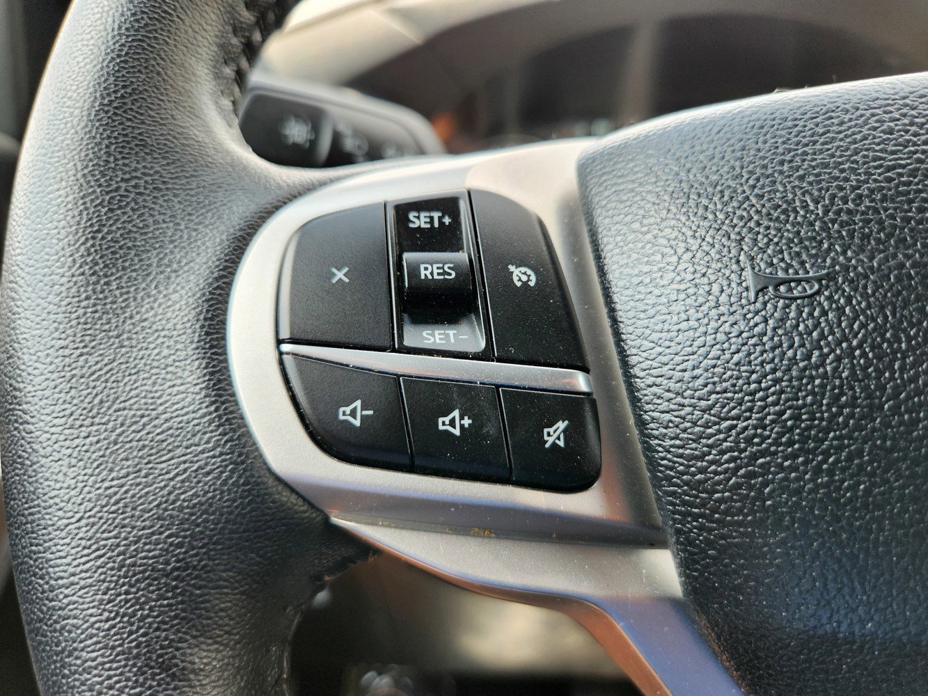 2024 Ford Explorer XLT photo 16